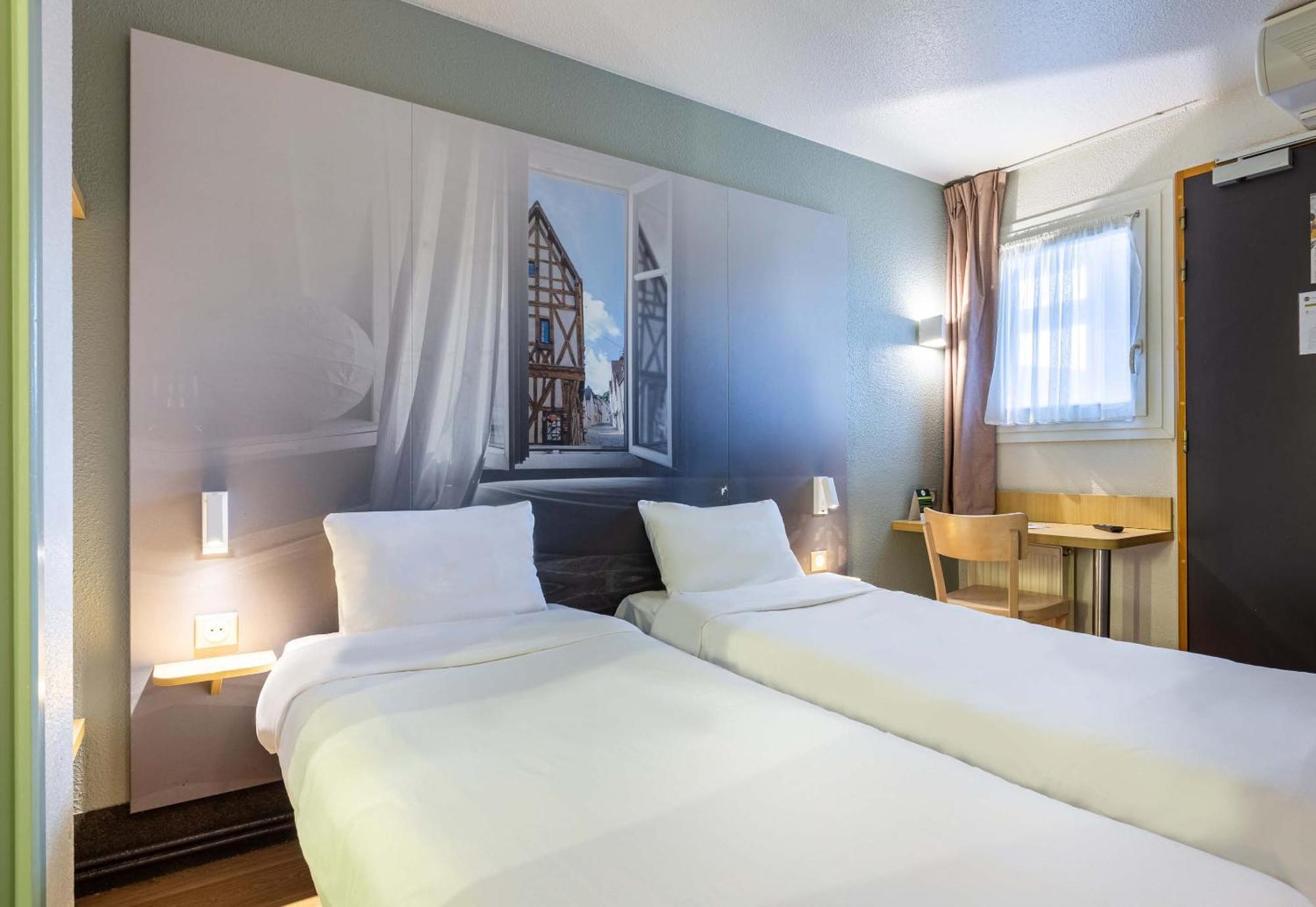 B&B Hotel Chartres Le Forum Le Coudray Exterior photo